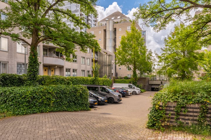 Appartement te koop: Borneolaan 268, Amsterdam