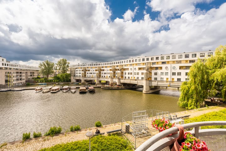 Appartement te koop: Borneolaan 268, Amsterdam