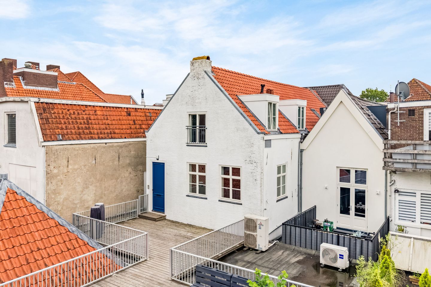 Foto 1 van Muurhuizen 100-D