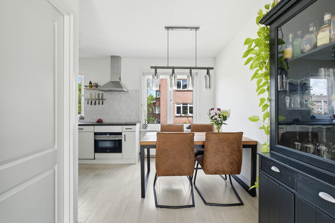 Photo 8 of Menadostraat 34