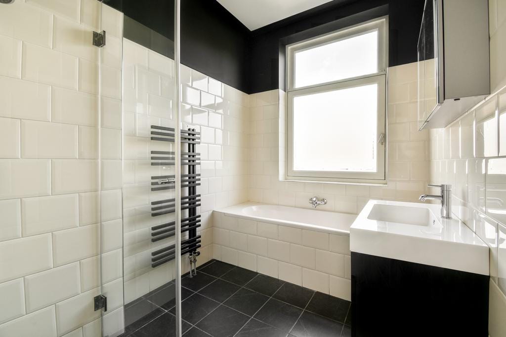 Photo 17 of Wouwermanstraat 12-2