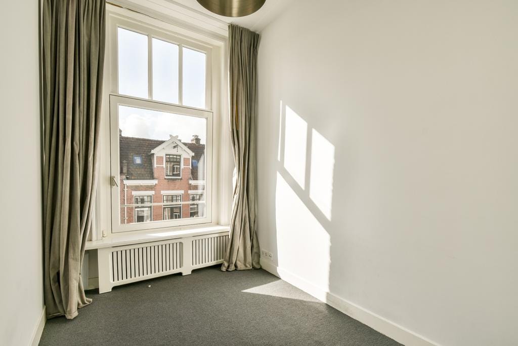 Photo 19 of Wouwermanstraat 12-2