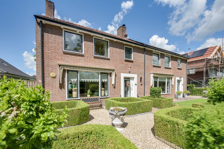 van Tienhoven van de Boogaardstraat 8