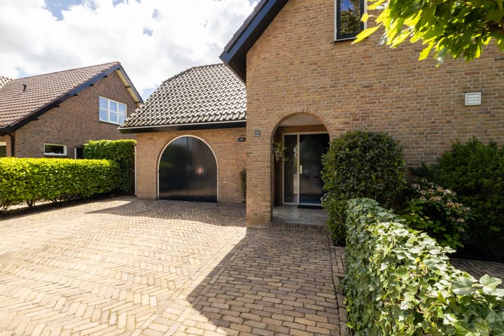 Vrijstaande woning te koop: Kruilier 2, Wateringen