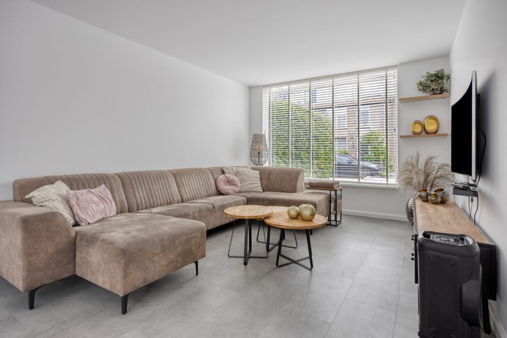 Photo 4 of Emmastraat 52