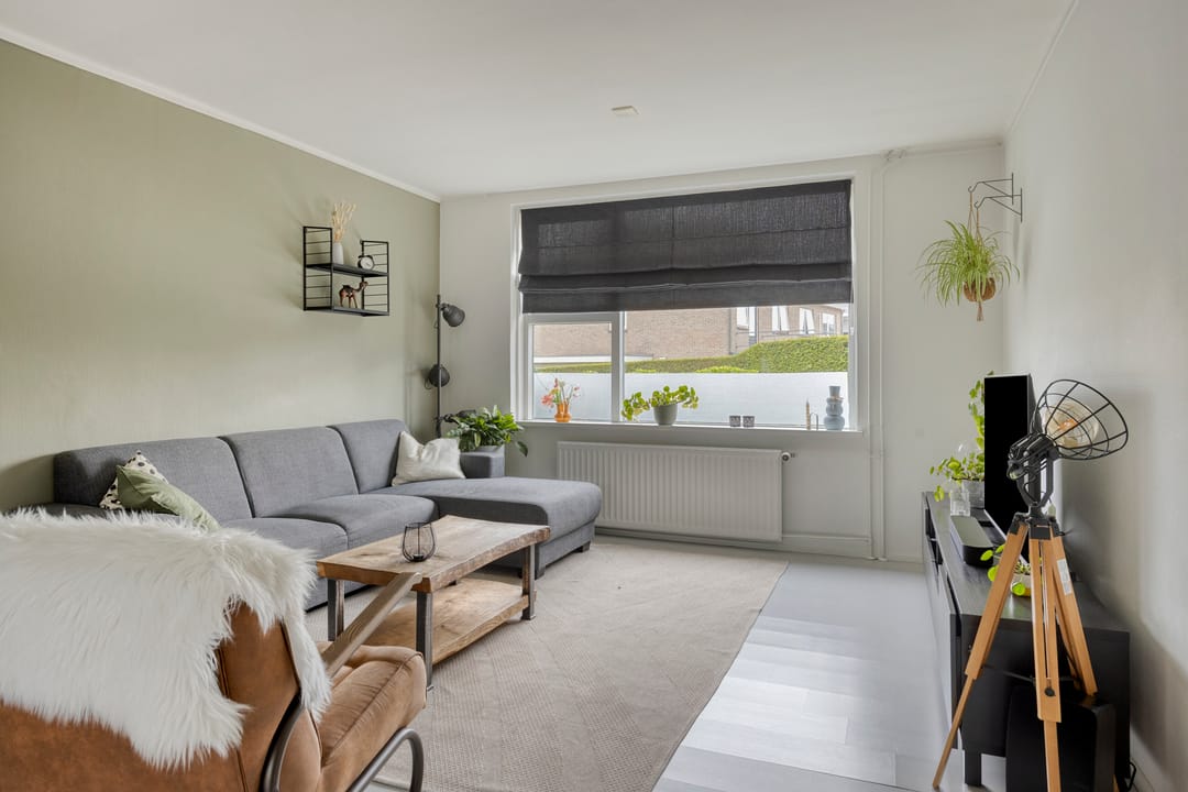 Photo 2 of Meidoornstraat 6