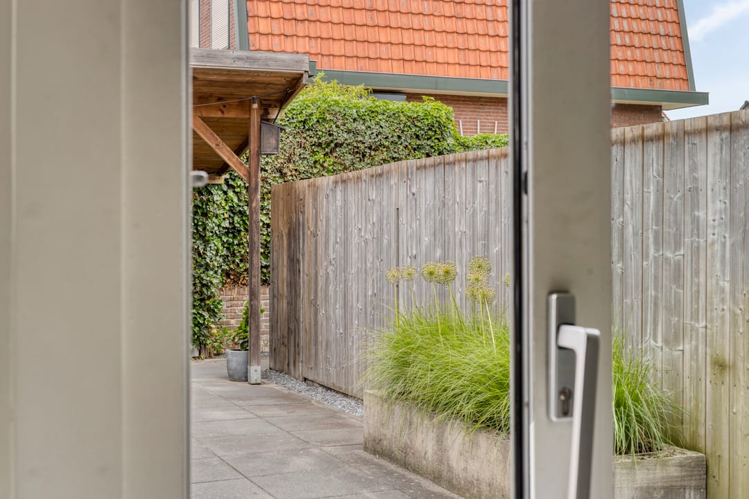 Photo 7 of Meidoornstraat 6