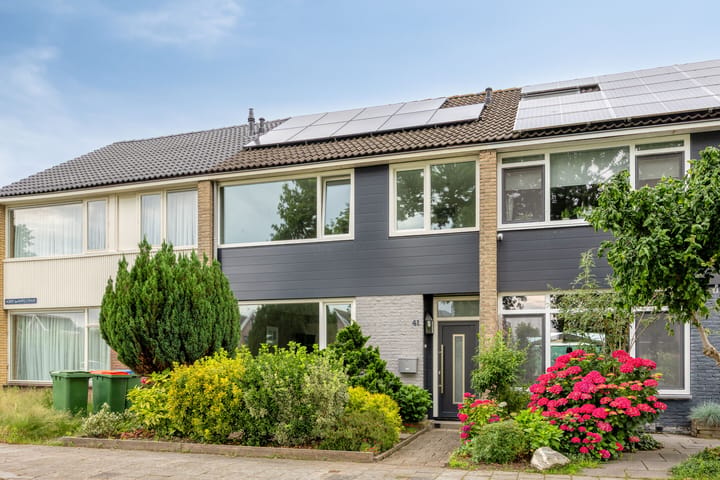 Tussenwoning te koop: Albert van Huffelstraat 41, Breda