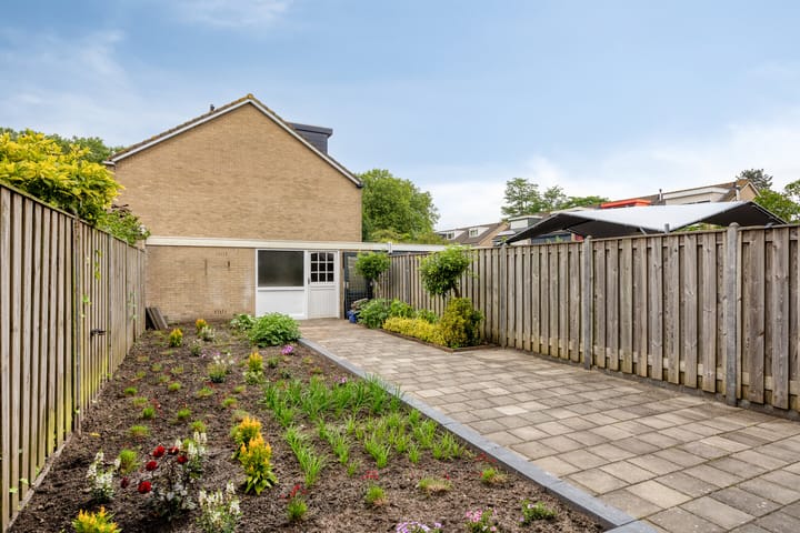 Tussenwoning te koop: Albert van Huffelstraat 41, Breda