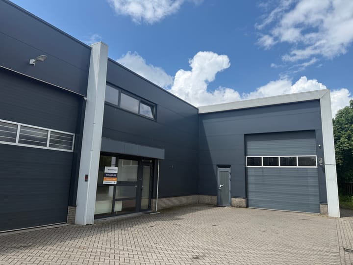 Lingewei 83, Tiel
