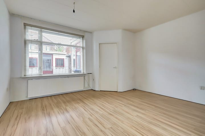 Photo 5 of Dennenstraat 37