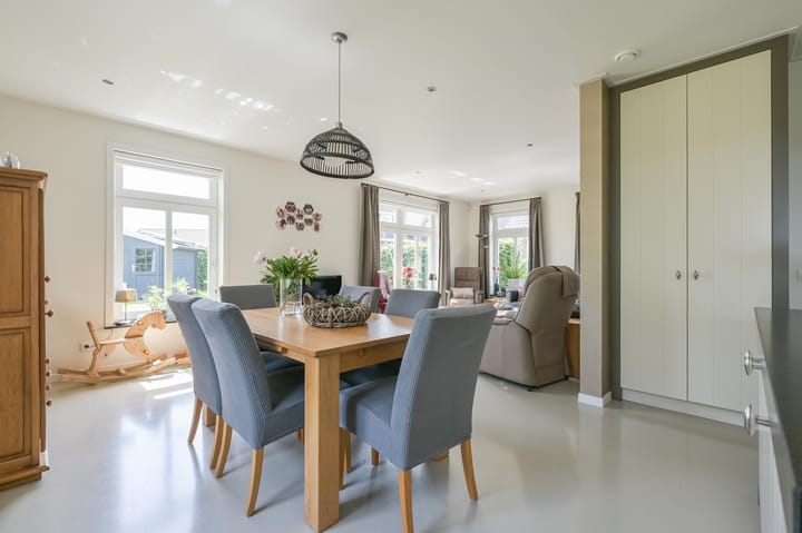 Vrijstaande woning te koop: De Houtwal 4, Wekerom