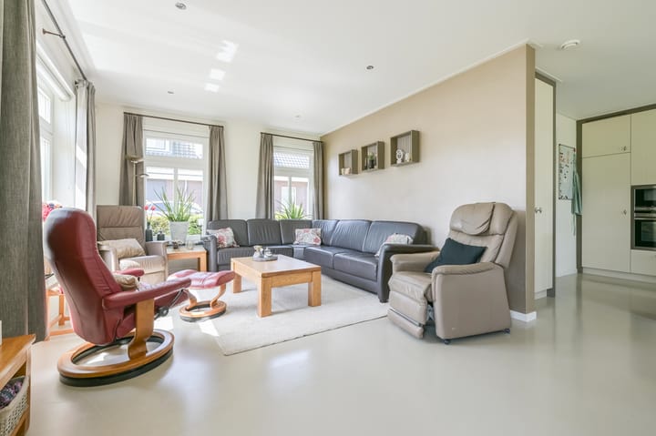 Vrijstaande woning te koop: De Houtwal 4, Wekerom