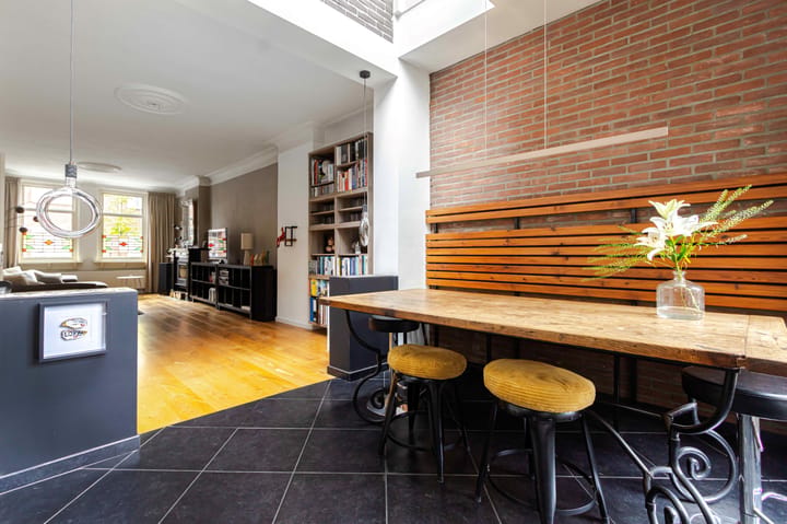 Tussenwoning te koop: Ambachtsstraat 28, Heerlen