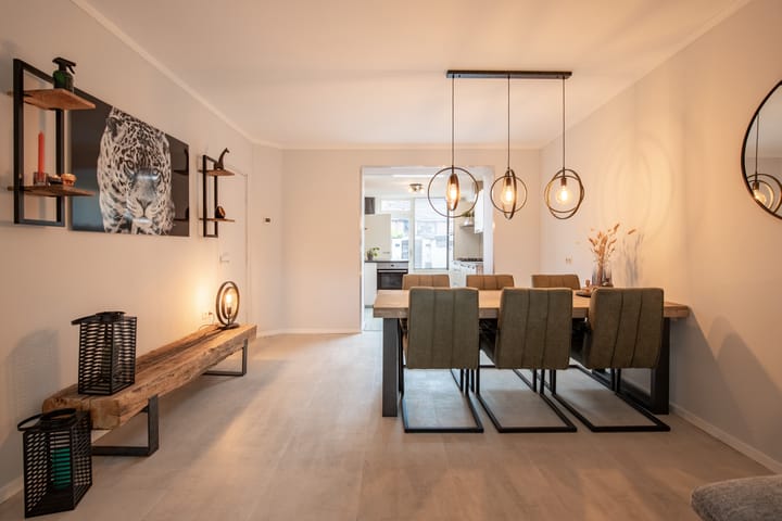 Tussenwoning te koop: Mgr.Nolensplein 4, Eygelshoven