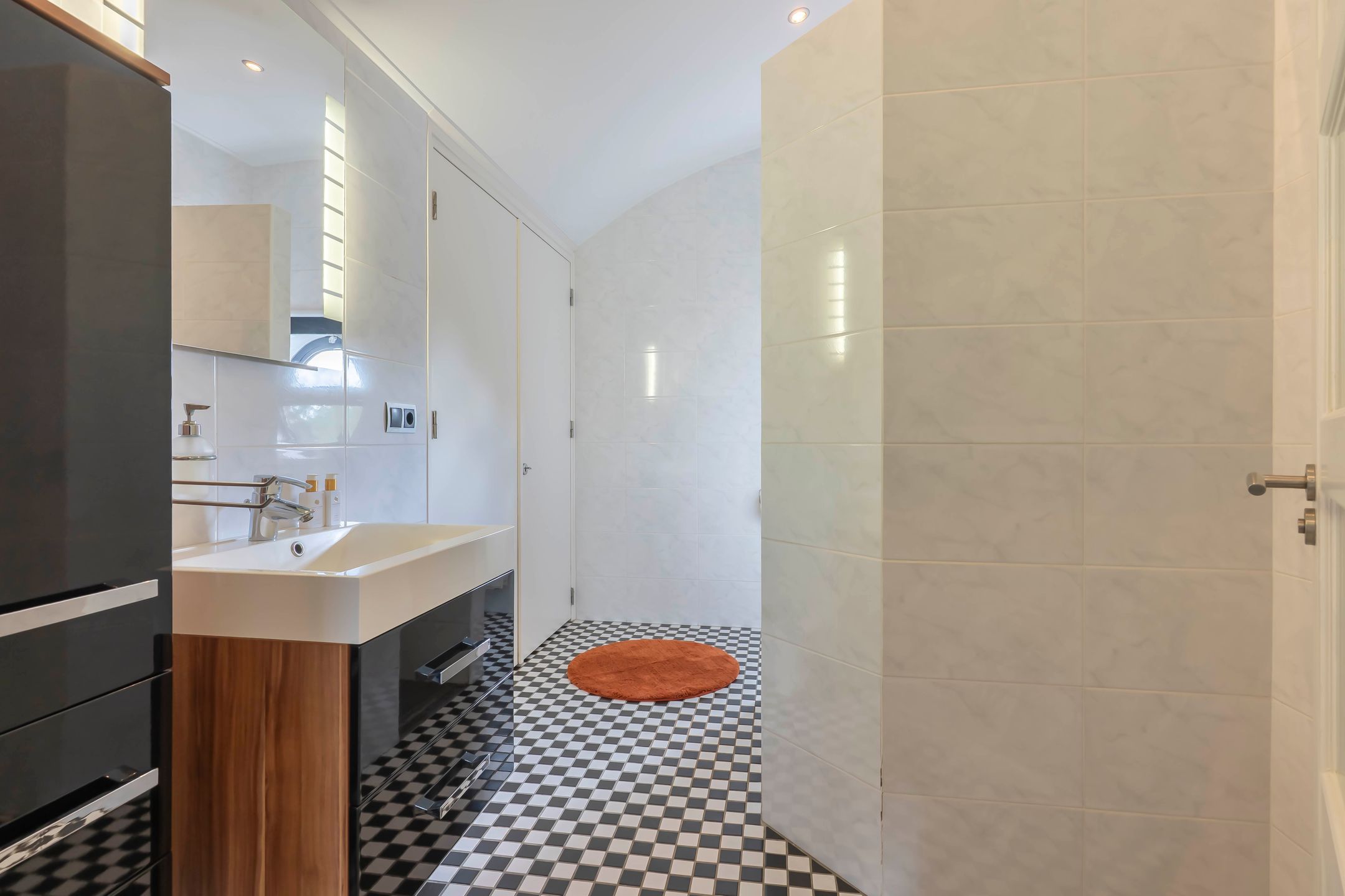 Photo 27 of Petrus Dorrstraat 6