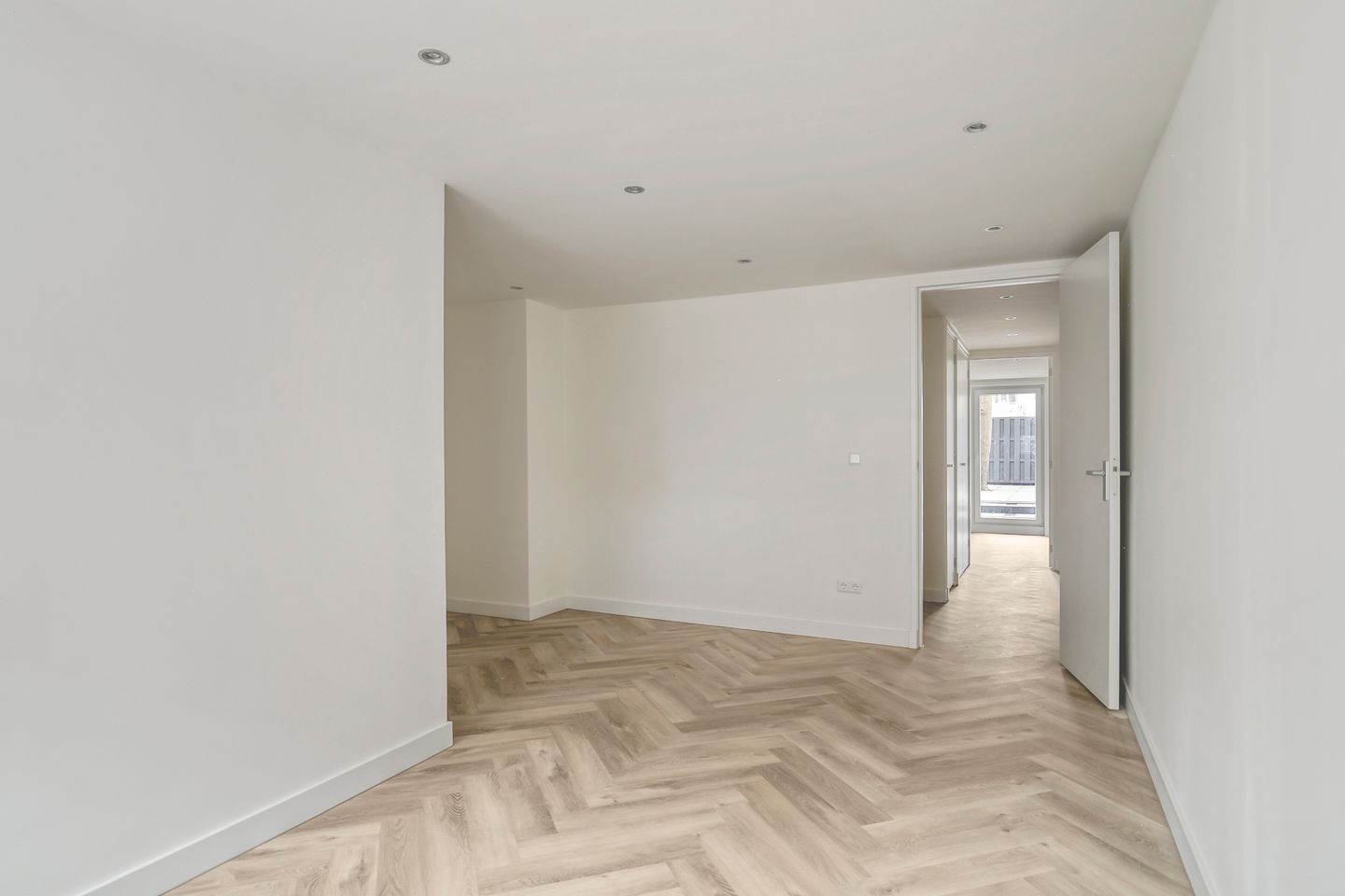 Photo 29 of 1e Middellandstraat 59-A