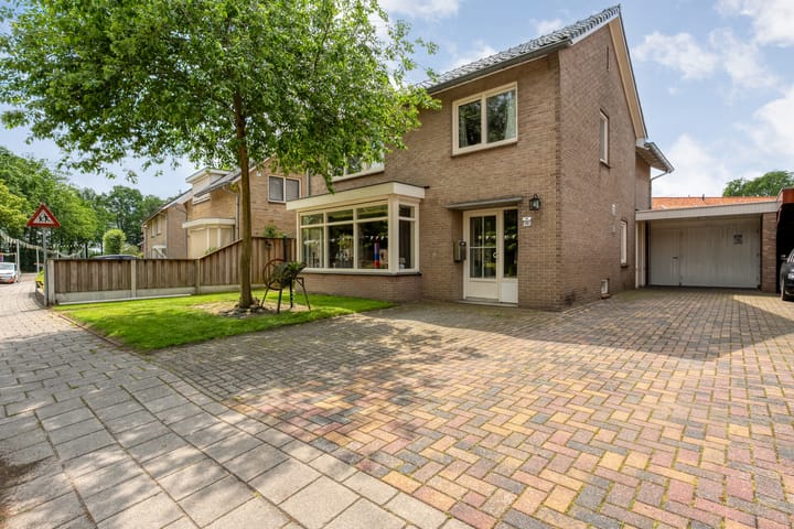 Photo 4 of Schoolstraat 19