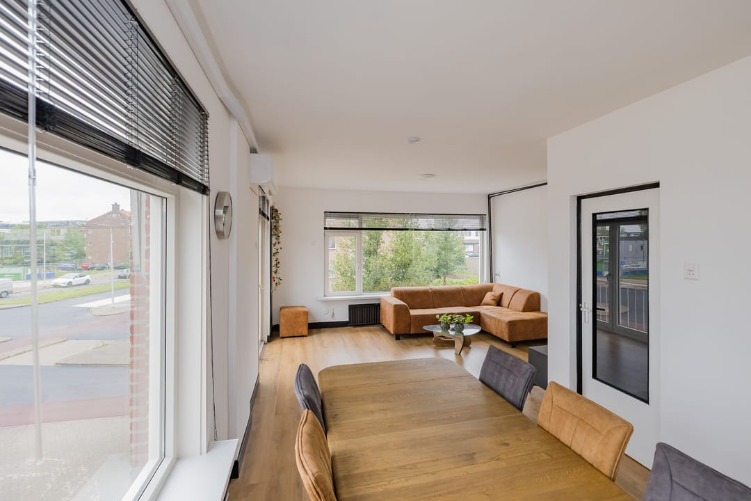 Photo 11 of Linnaeusstraat 167