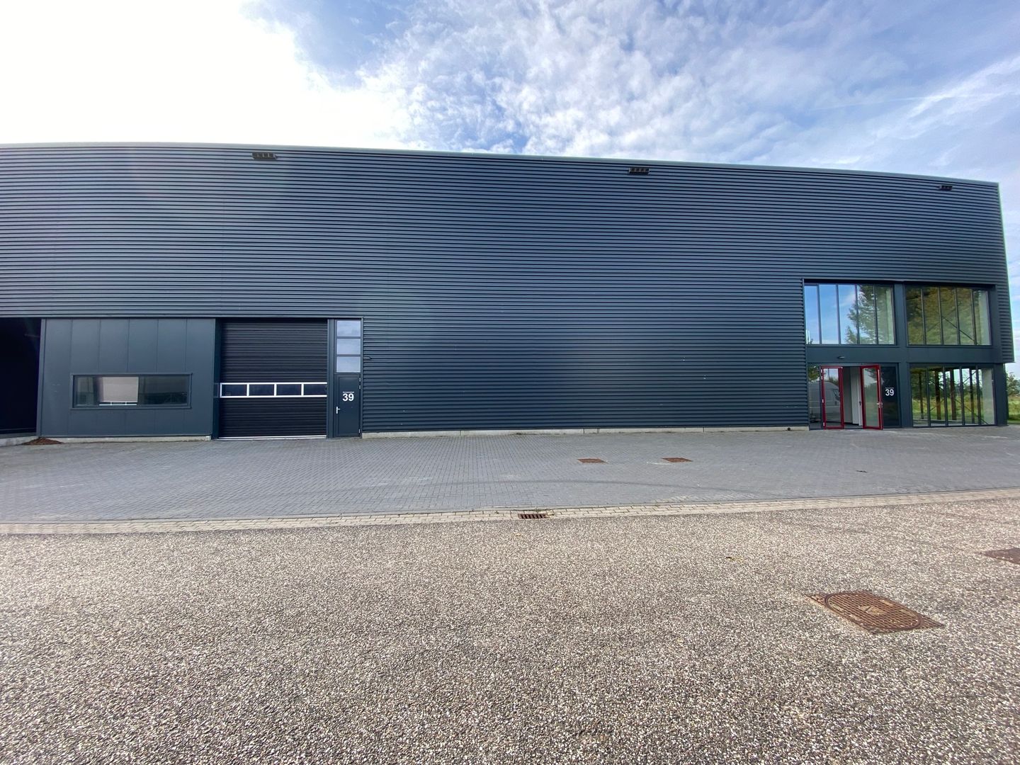 View photo 2 of Gompenstraat 39