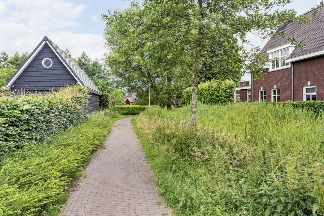 Photo 41 of Meester de Weertstraat 24-A