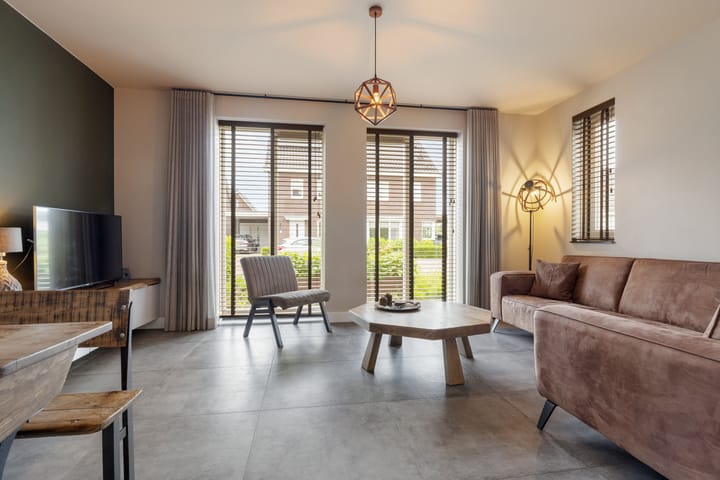Twee-onder-één-kap te koop: Meester De Weertstraat 24A, Oirschot