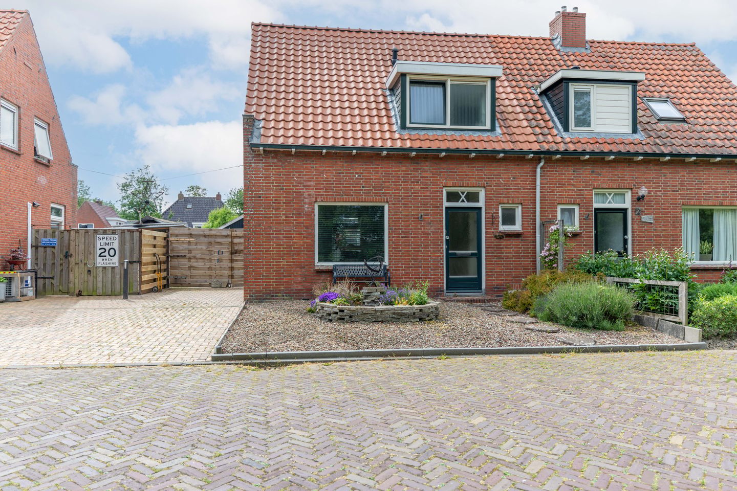 Foto 5 van Van Aylvastrjitte 4