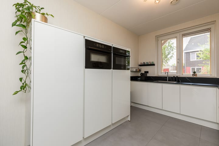 Photo 3 of Richard Feynmanstraat 24