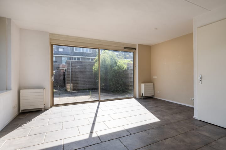 Photo 3 of Veldbloemlaan 42
