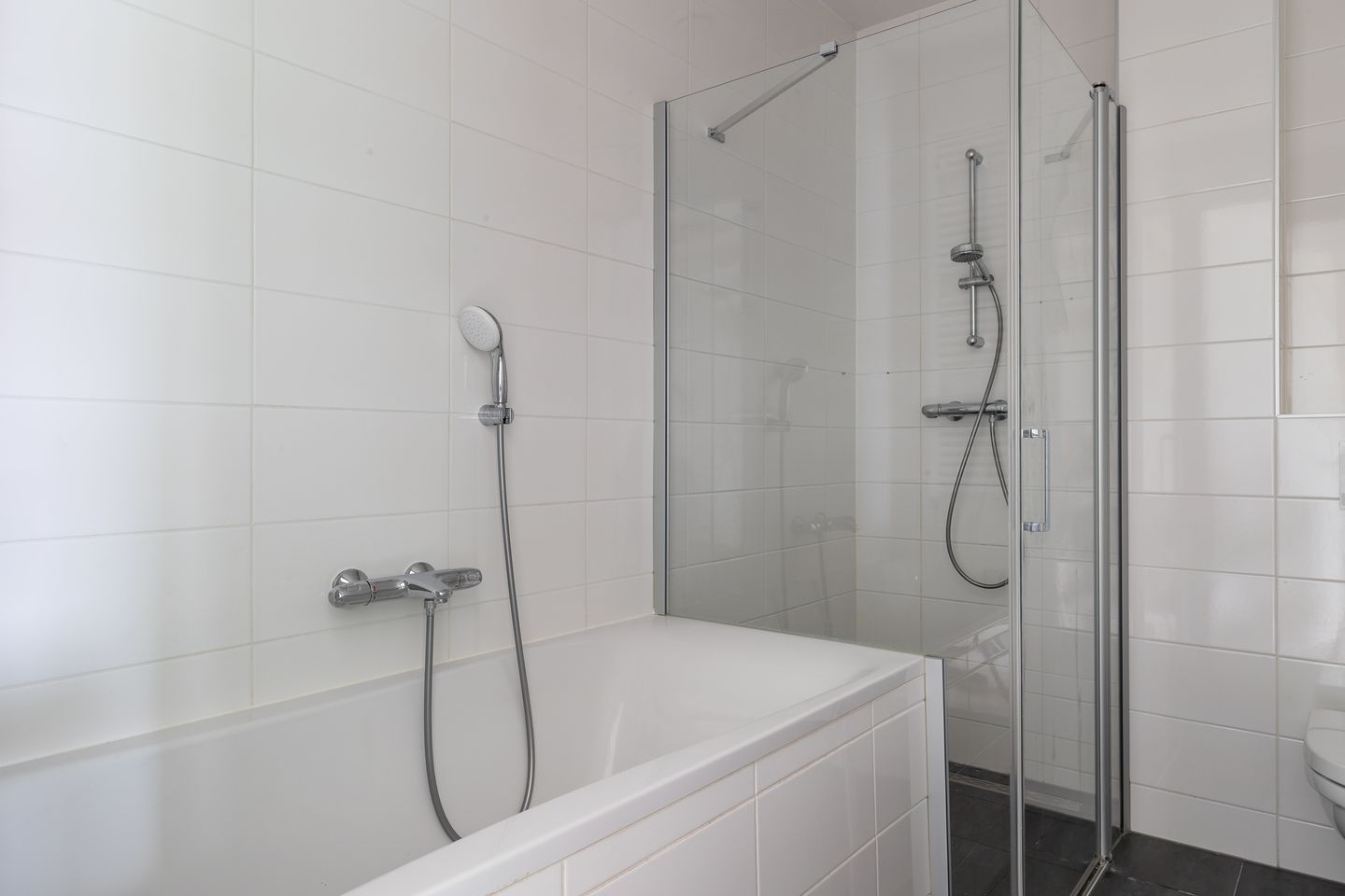 Photo 14 of Veldbloemlaan 46