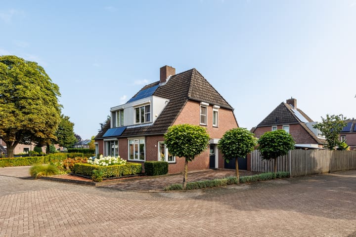 Foto 4 van Van Renessestraat 11