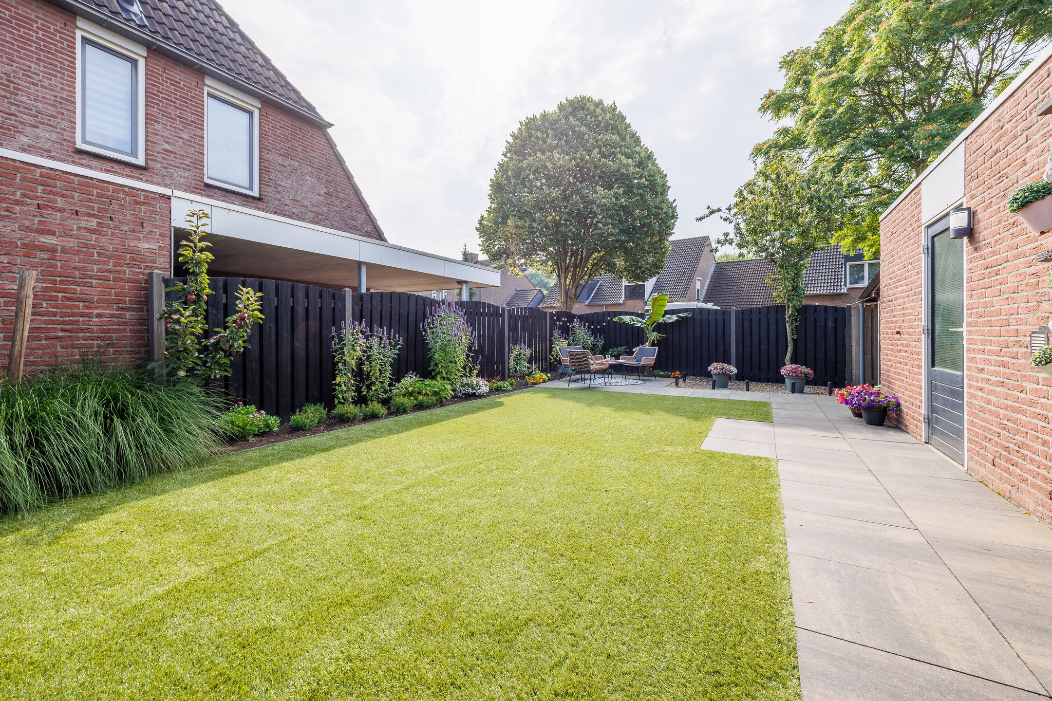 Photo 33 of Van Renessestraat 11