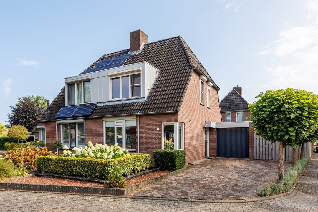 Photo 1 of Van Renessestraat 11