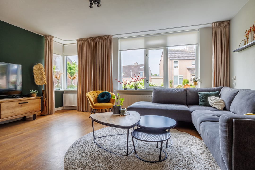 Photo 8 of Van Renessestraat 11