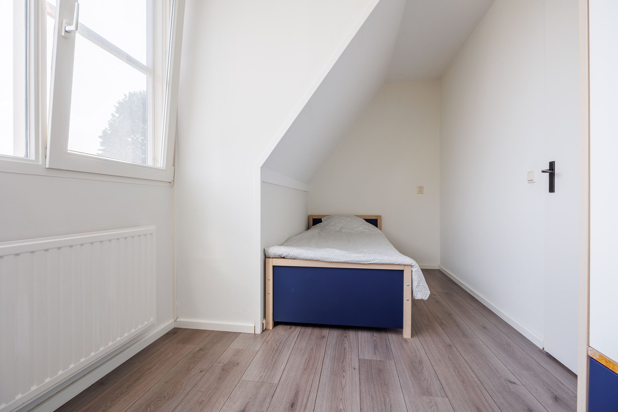 Photo 24 of Van Renessestraat 11
