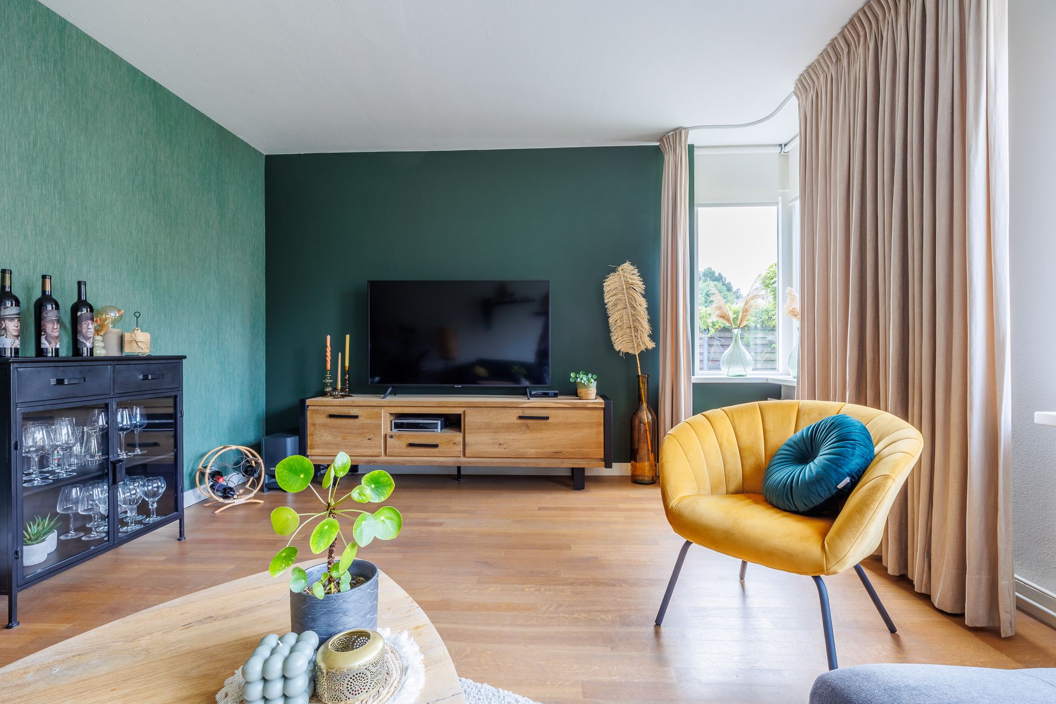 Photo 9 of Van Renessestraat 11