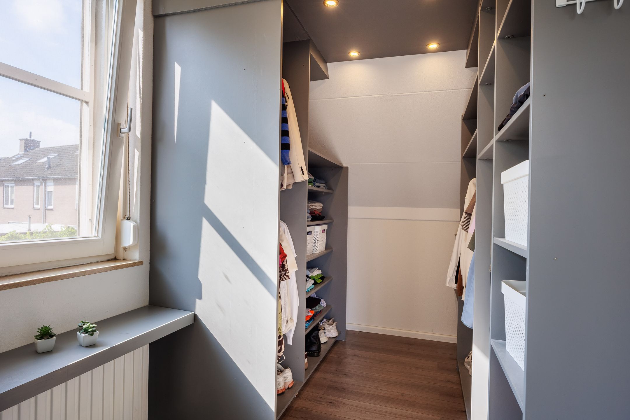 Photo 18 of Van Renessestraat 11