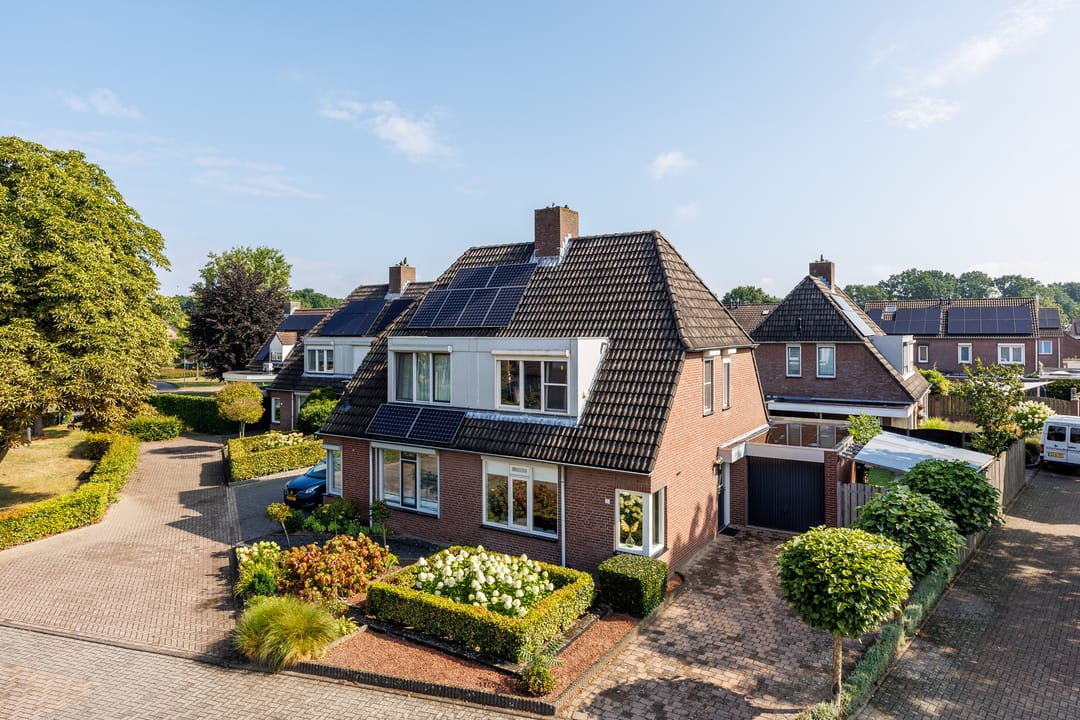 Photo 43 of Van Renessestraat 11