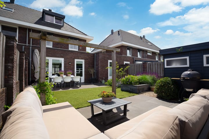 Tussenwoning te koop: Palfrenier 35, Waalwijk