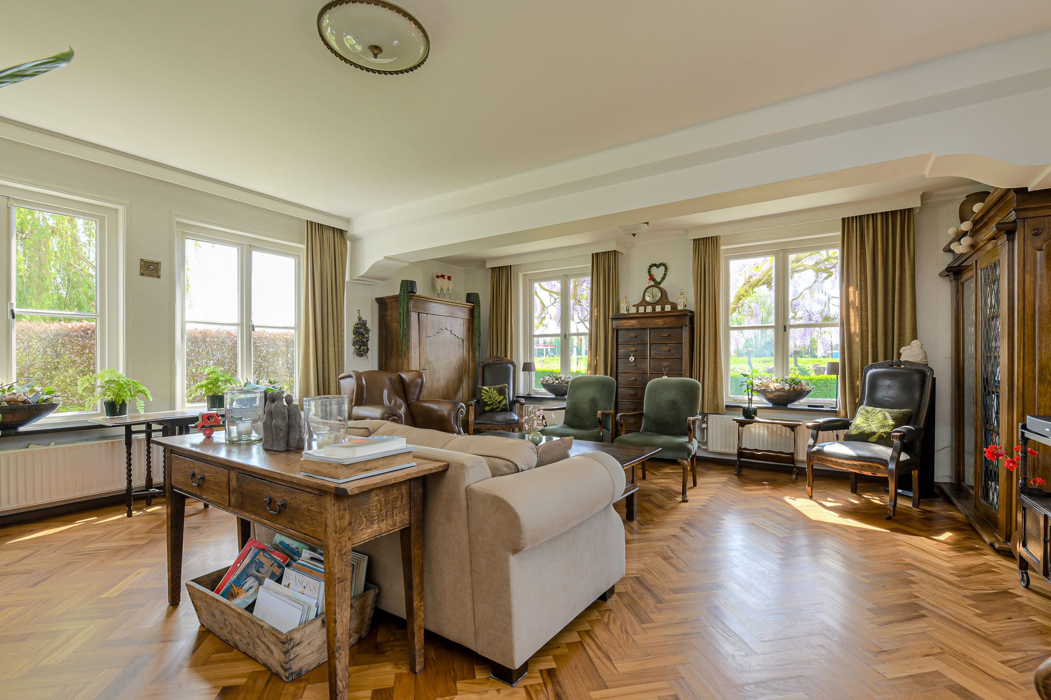 Photo 12 of Commandeurstraat 2