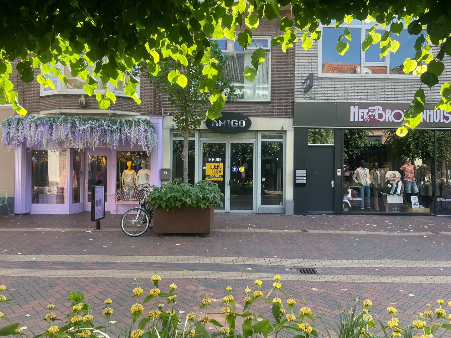 View photo 2 of Grotestraat 54