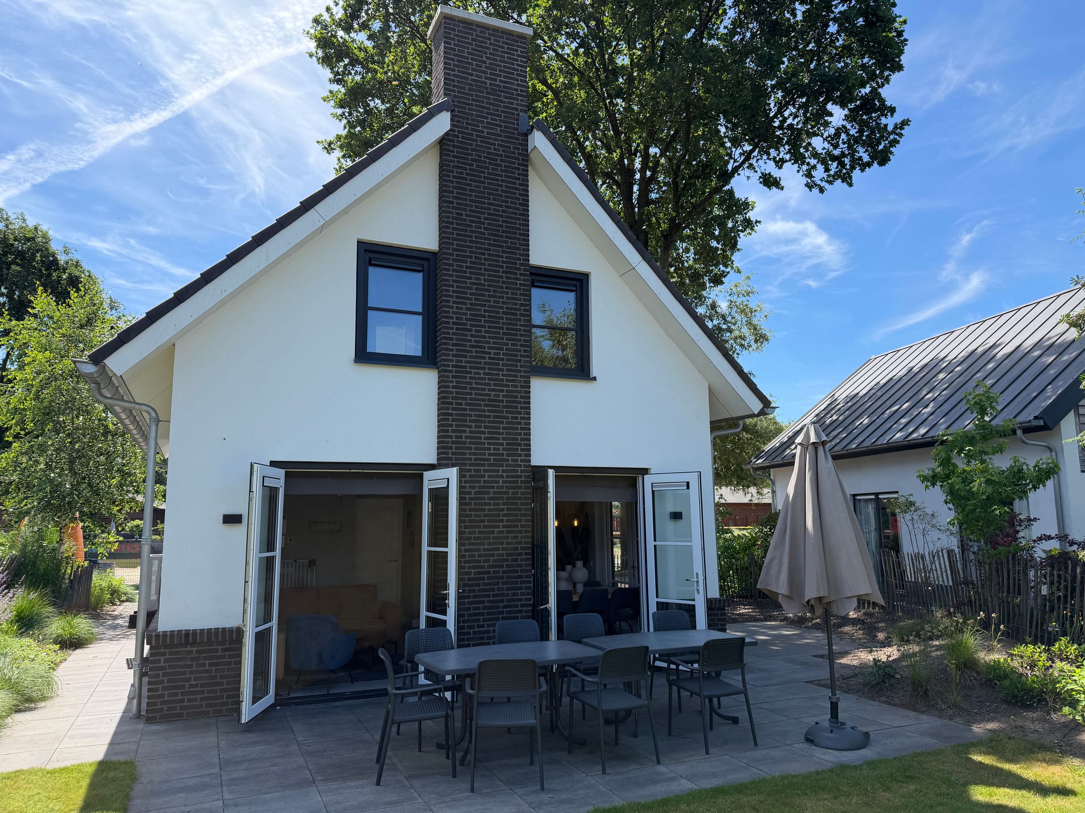 4-bedroom freehold villa in Lochem — photo 1 of 5