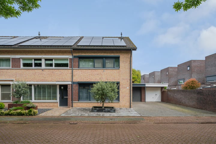 Photo 2 of Rosa Manusstraat 61