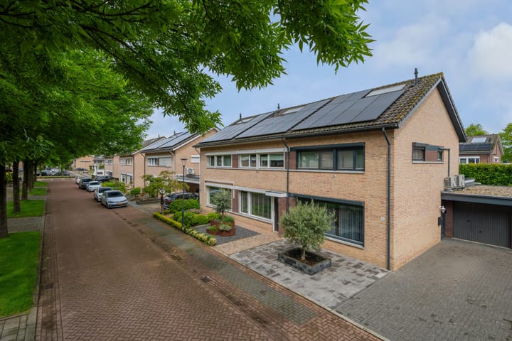 Photo 4 of Rosa Manusstraat 61