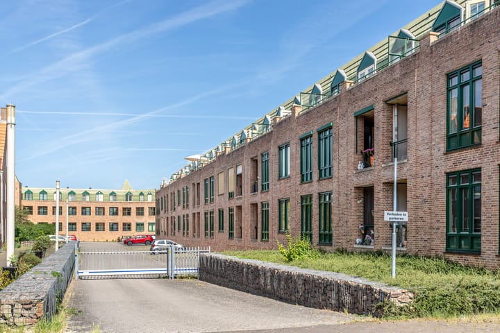 Photo 2 of Slottuin 72