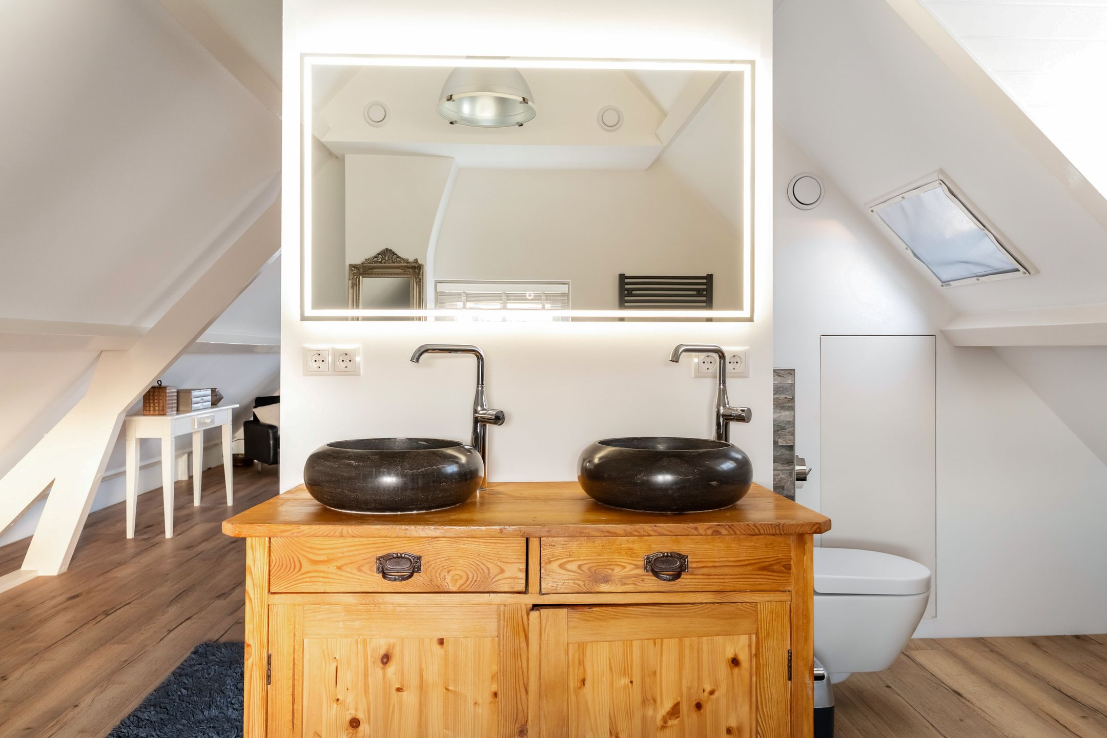Photo 33 of Noordeinde 77-A