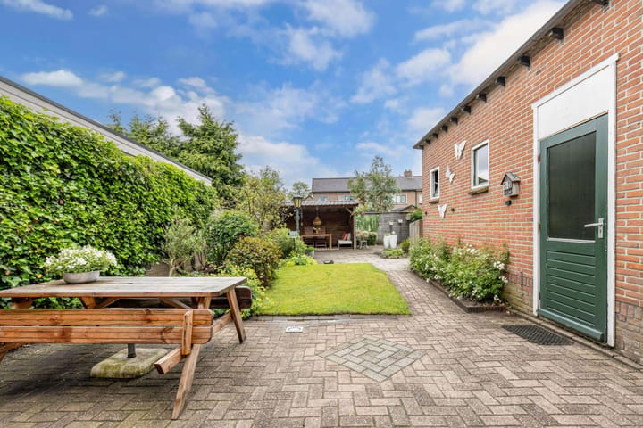 Photo 2 of Dr. Berend ten Broeckestraat 3