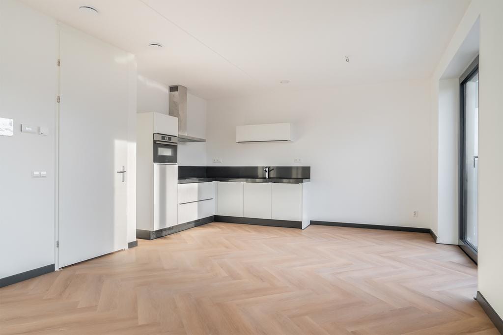Photo 19 of Mies van der Rohestraat 29