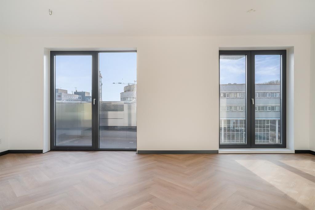 Photo 15 of Mies van der Rohestraat 29