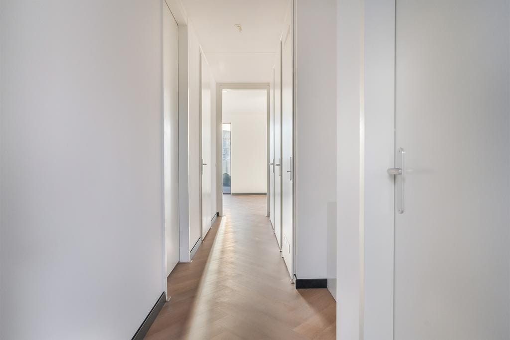Photo 13 of Mies van der Rohestraat 29